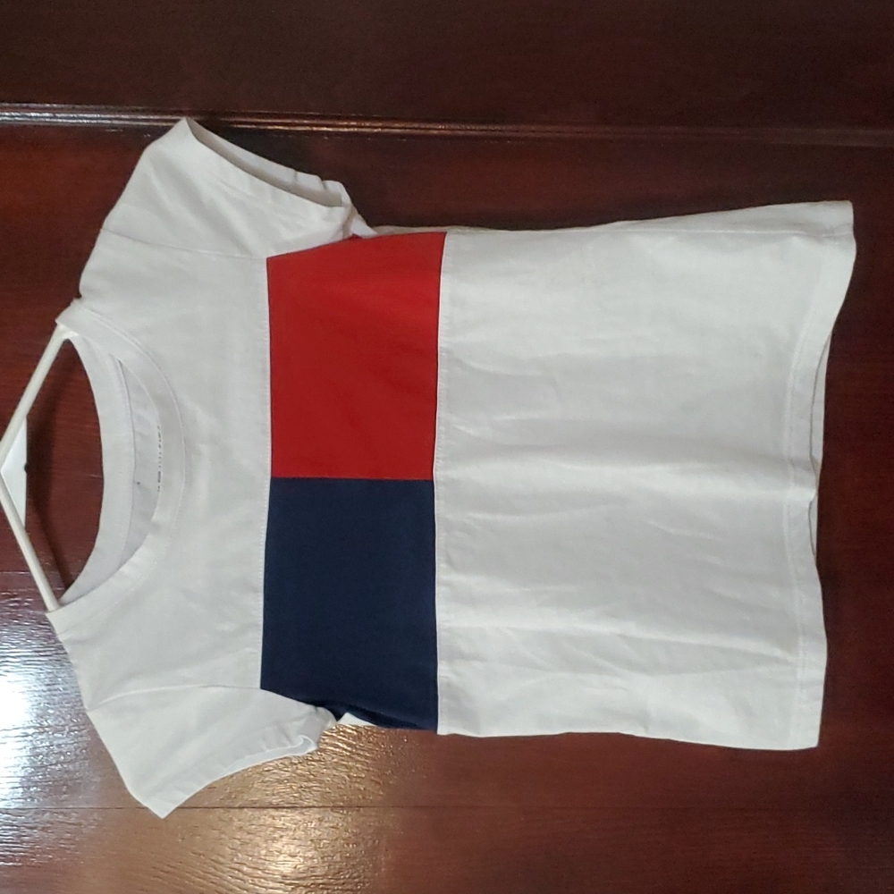 Girls Tommy Hilfiger tee size M